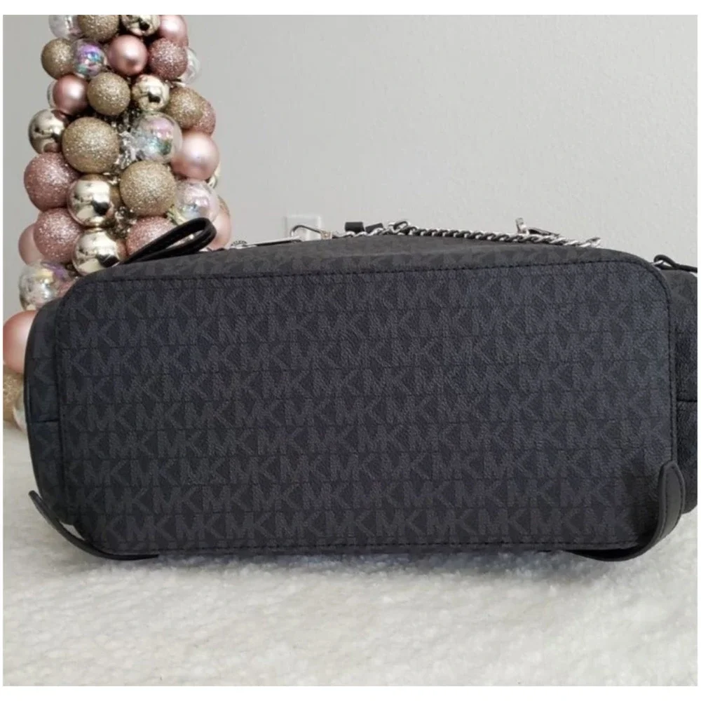 Michael Kors Chain Backpack And Wallet Set - Picture 5 of 10